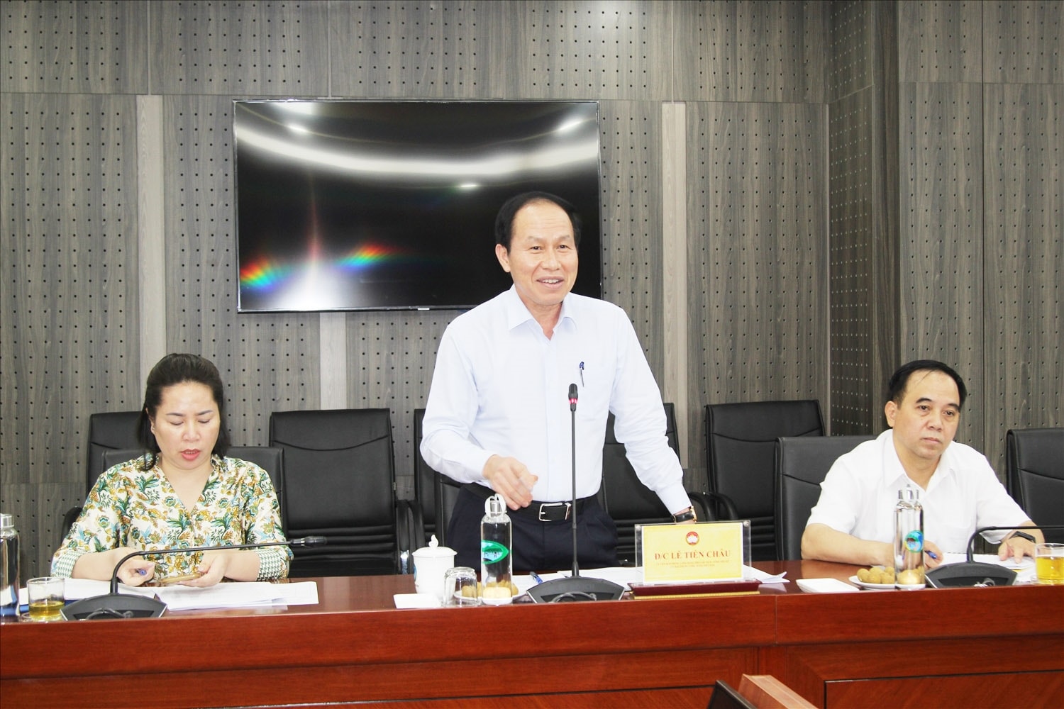Phó Chủ tịch - Tổng Thư ký Ủy ban Trung ương MTTQ Việt Nam Lê Tiến Châu phát biểu tại buổi làm việc