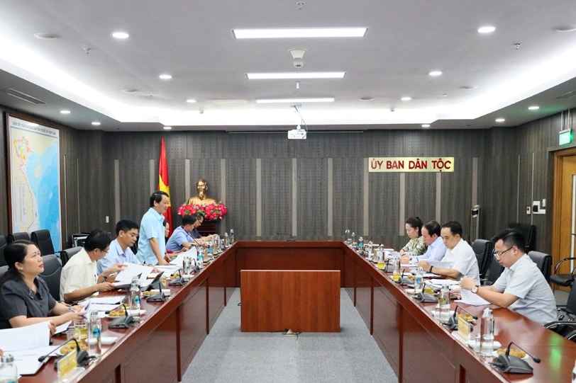 Quang cảnh buổi làm việc