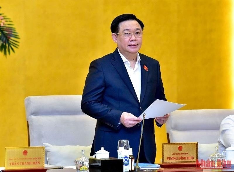 Chủ tịch Quốc hội Vương Đình Huệ điều hành các nội dung tại phiên họp thứ 13 Ủy ban Thường vụ Quốc hội. (Ảnh Duy Linh)