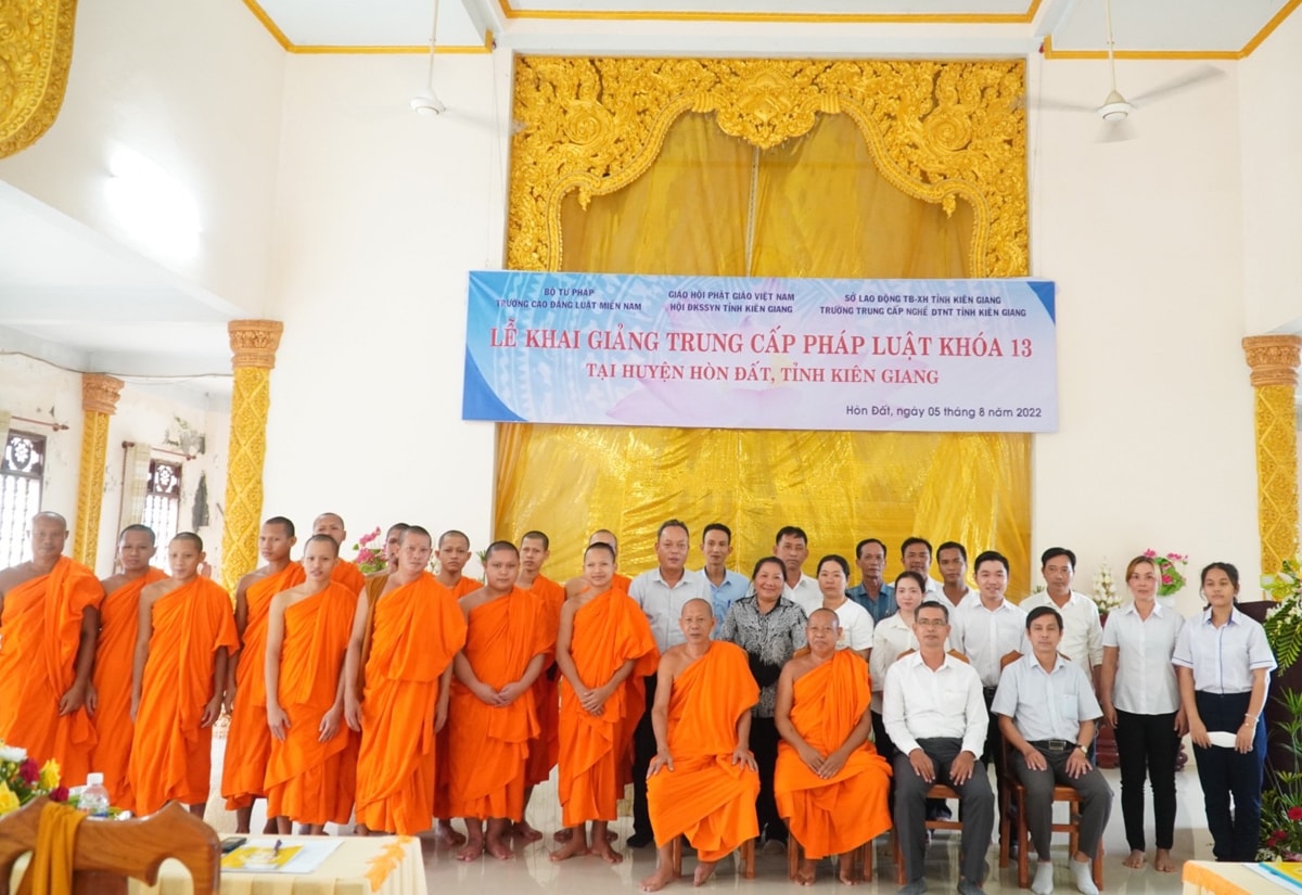 Lớp học lần này có 30 tăng sinh tham dự