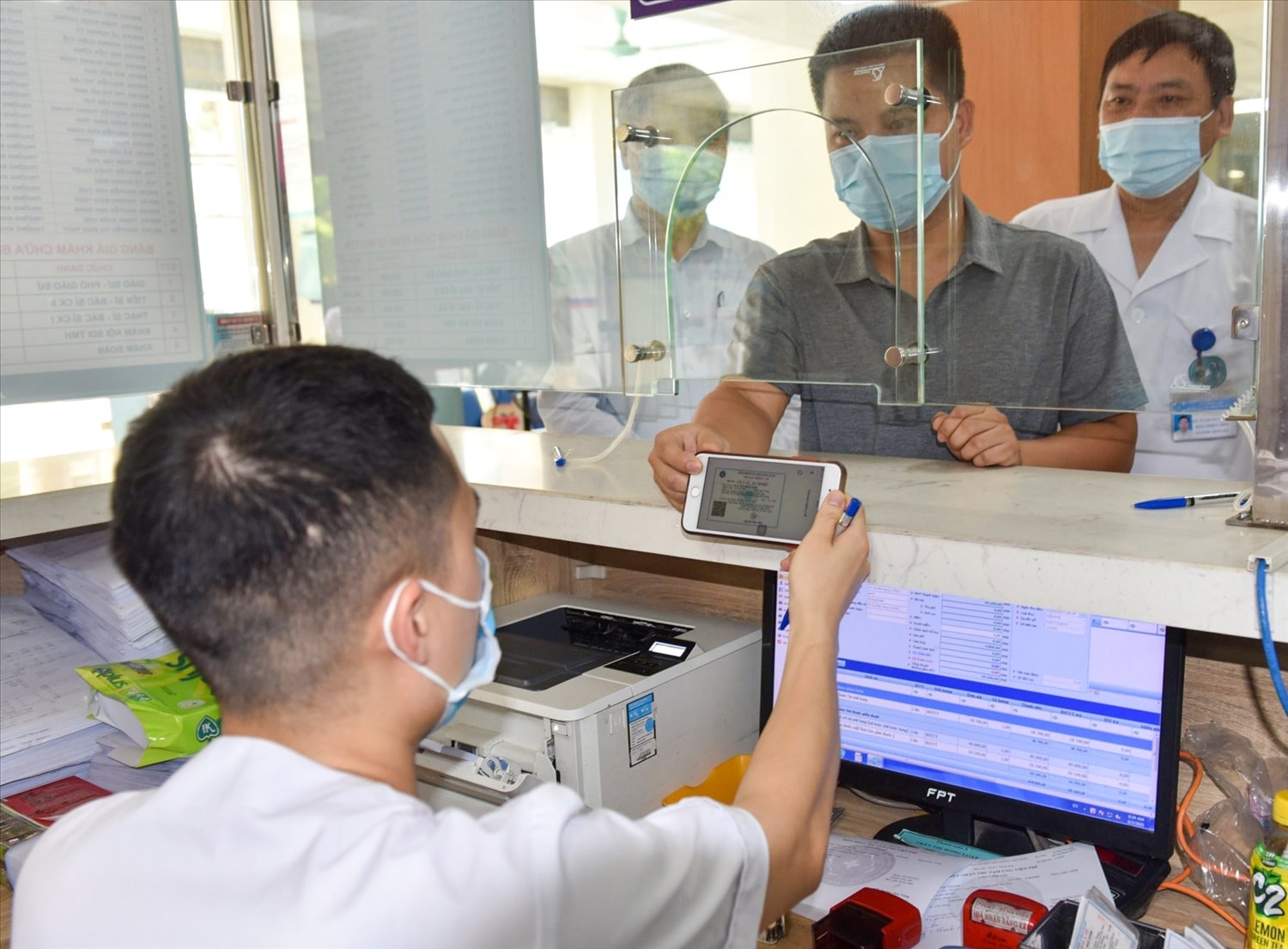 Ứng dụng VssID - Bảo hiểm xã hội số giúp người lao động chủ động nắm bắt thông tin, theo dõi quá trình tham gia, thụ hưởng chính sách BHXH, BHYT Ứng dụng VssID - Bảo hiểm xã hội số giúp người lao động chủ động nắm bắt thông tin, theo dõi quá trình tham gia, thụ hưởng chính sách BHXH, BHYT