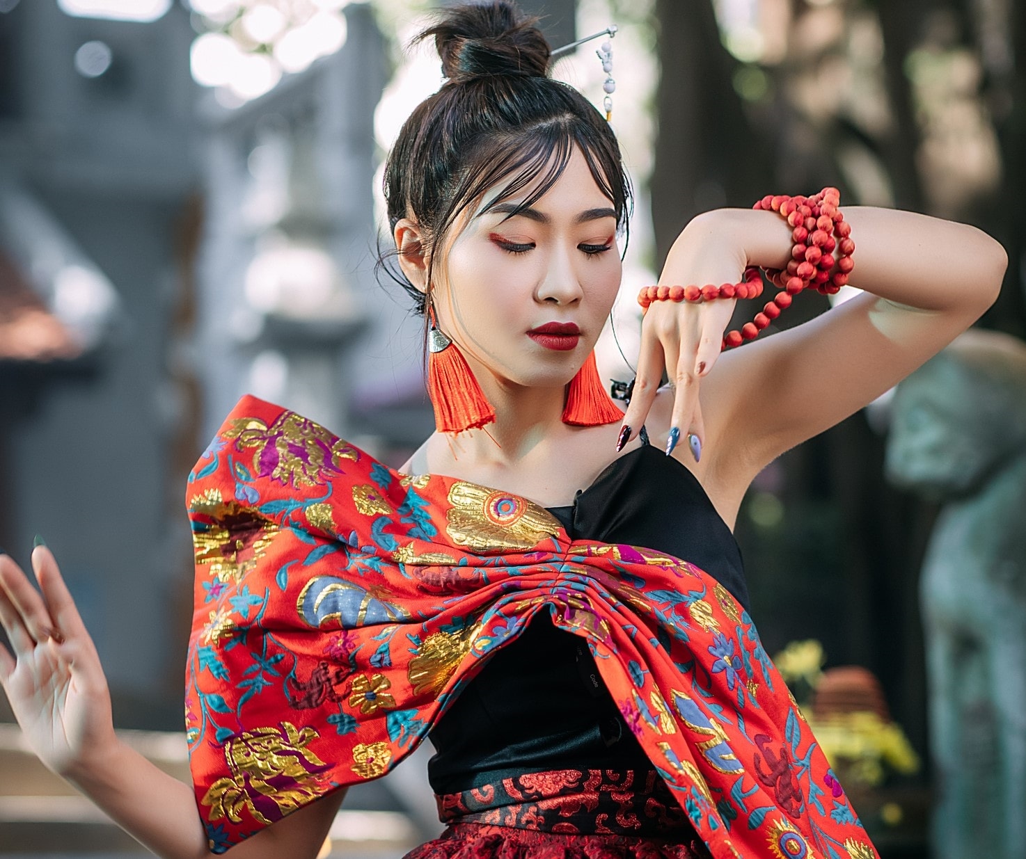 Cô gái xứ Mường hát xẩm kể ký sự Trường Sa 1 Cô gái xứ Mường hát xẩm kể ký sự Trường Sa 1