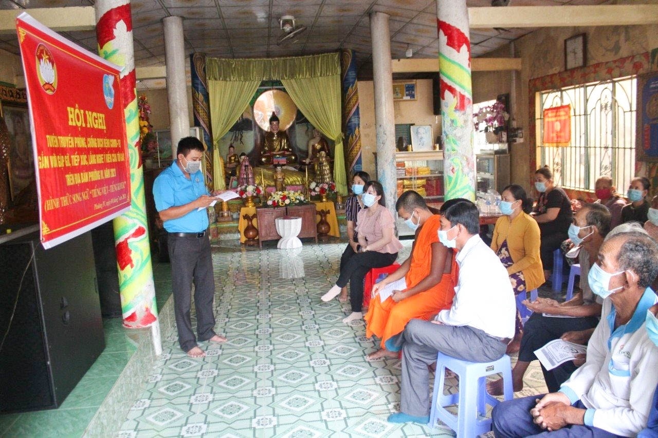 Các cơ sở thờ tự Phật giáo Nam tông Khmer ở các tỉnh, thành vùng ĐBSCL chủ động lồng ghép vào các buổi sinh hoạt để TTPBGDPL. (Ảnh TL) Các cơ sở thờ tự Phật giáo Nam tông Khmer ở các tỉnh, thành vùng ĐBSCL chủ động lồng ghép vào các buổi sinh hoạt để TTPBGDPL. (Ảnh TL)