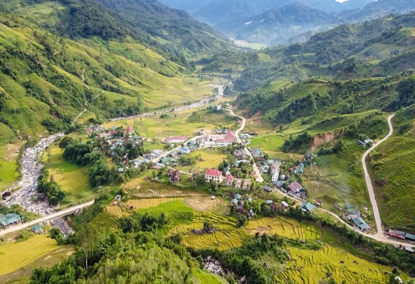 Thung lũng Ngọc Linh nhìn từ trên cao