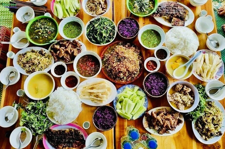 Từ lâu, ẩm thực của đồng bào Thái Mường So vẫn nức tiếng với nhiều món ăn trang trí cầu kỳ, hấp dẫn