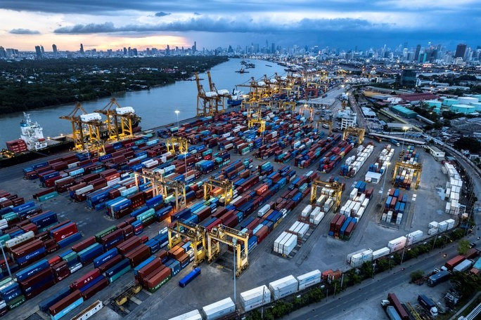 Cảng Bangkok dọc theo sông Chao Phraya - Thái Lan hồi tháng 7/2022. Ảnh: REUTERS