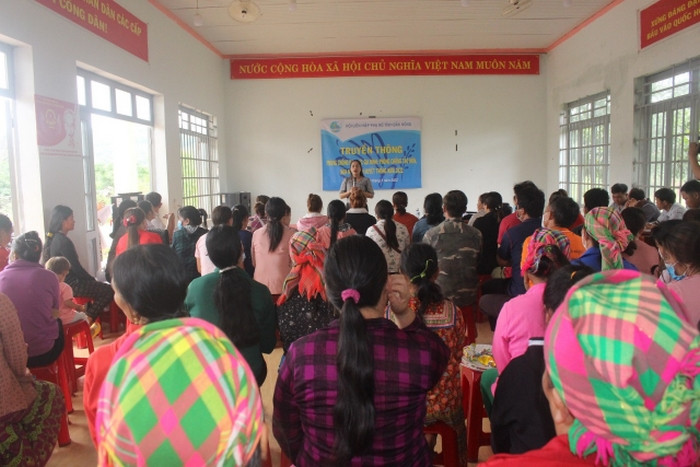 Một buổi tập huấn về phóng chống tảo hôn và hôn nhân cận huyết thống cho hội viên phụ nữ