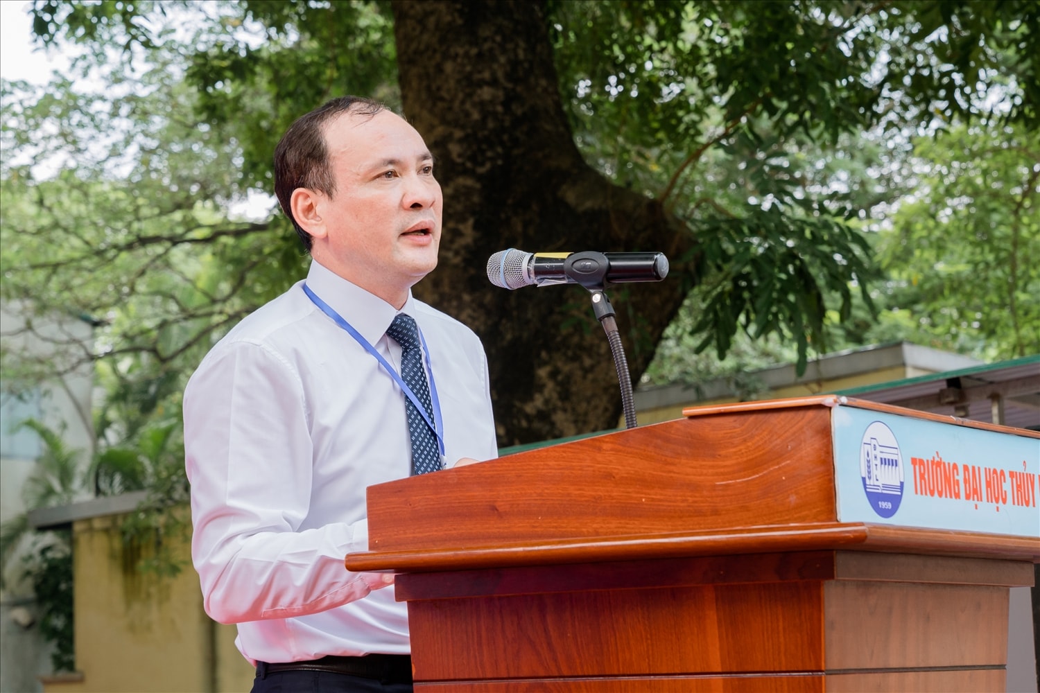 GS.TS Nguyễn Trung Việt, Phó Hiệu trưởng Trường Đại học Thủy lợi phát biểu khai mạc Ngày hội việc làm Thủ đô. GS.TS Nguyễn Trung Việt, Phó Hiệu trưởng Trường Đại học Thủy lợi phát biểu khai mạc Ngày hội việc làm Thủ đô.