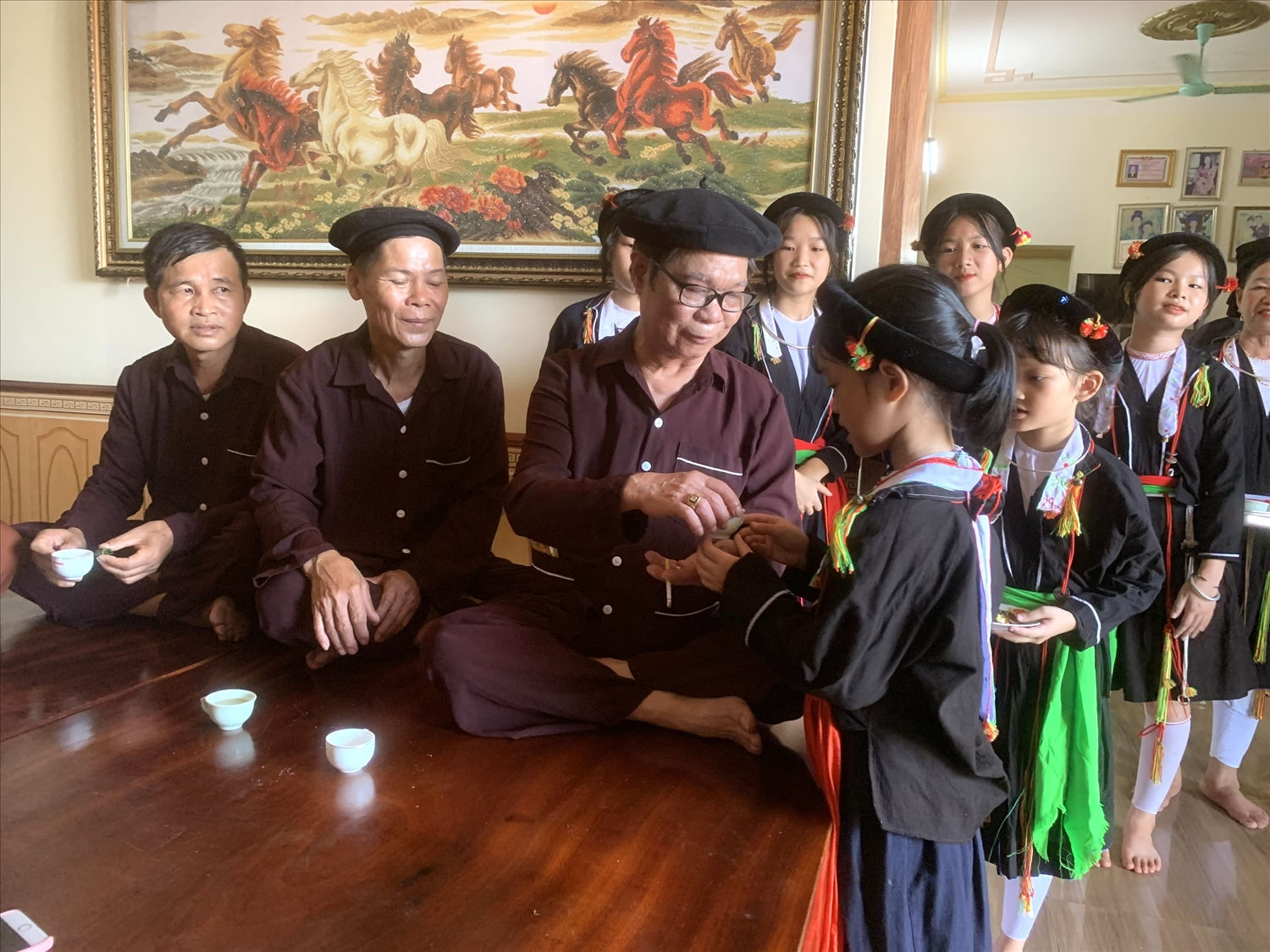 Thường xuyên nói tiếng sán Dìu và  hát Soọng cô sẽ giúp giới trẻ lắng nghe, thẩm thấu, qua thời gian, tiếng hát Soọng cô cũng vì thế mà ở trong mỗi người một cách tự nhiên, không thể thiếu được