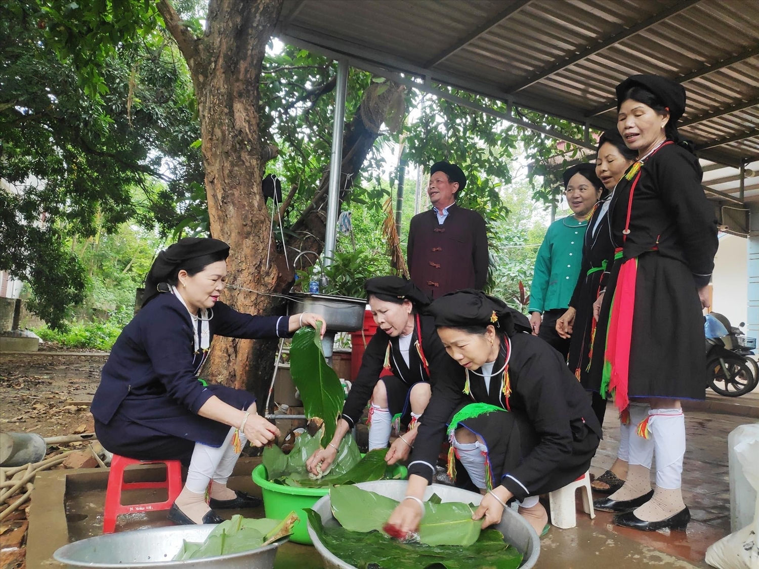 Soọng cô được truyền miệng, hát trong mọi không gian khác nhau