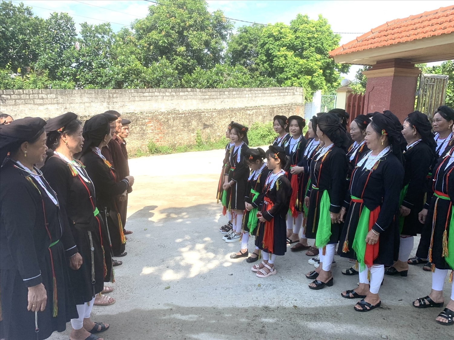 Để bảo vệ tiếng hát Soọng cô, không có cách nào tốt hơn là chúng ta phải bảo tồn được ngôn ngữ Sán Dìu 