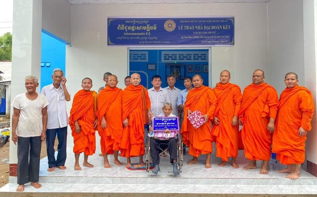 Hoà Thượng Kim Ngọc Toàn trao nhà số 24 đến Bà Tăng Thị Ngữ