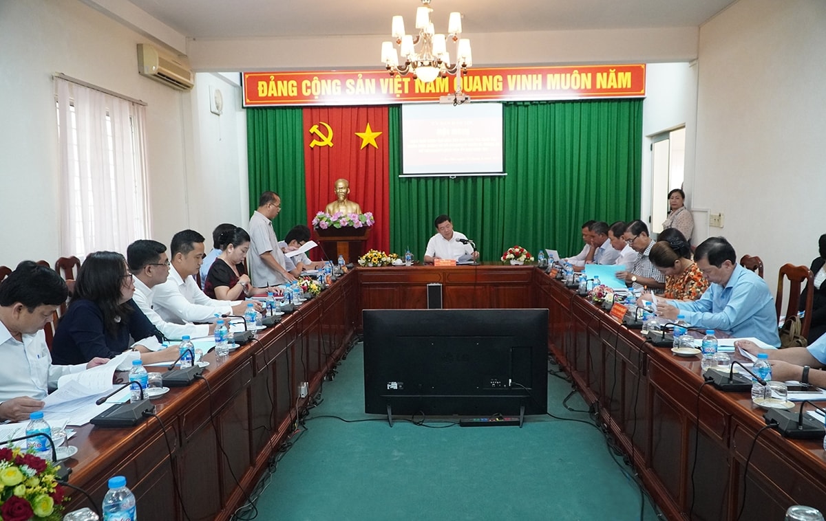Các đại biểu trình bày những khó khăn, kiến nghị tại Hội nghị