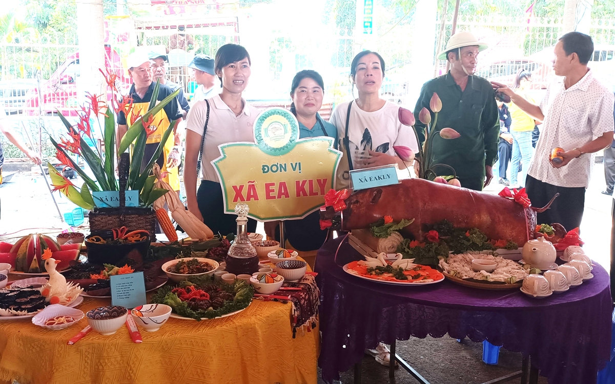 Đơn vị xã Ea Kly hoàn thành các món ăn phần thi ẩm thực