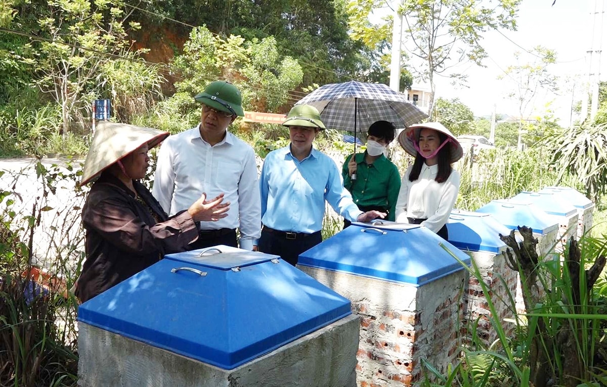 Đoàn công tác kiểm tra kết quả thực hiện các tiêu chí, chỉ tiêu trong thực hiện chương trình xây dựng NTM trên địa bàn huyện Ba Chẽ Đoàn công tác kiểm tra kết quả thực hiện các tiêu chí, chỉ tiêu trong thực hiện chương trình xây dựng NTM trên địa bàn huyện Ba Chẽ