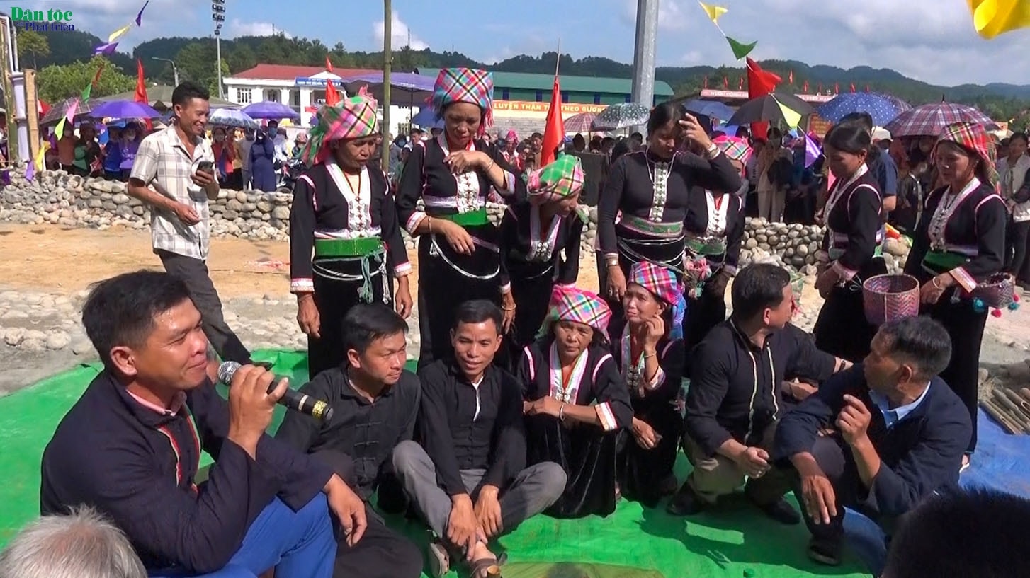 Lễ hội mừng cơm mới của người Khơ Mú 6