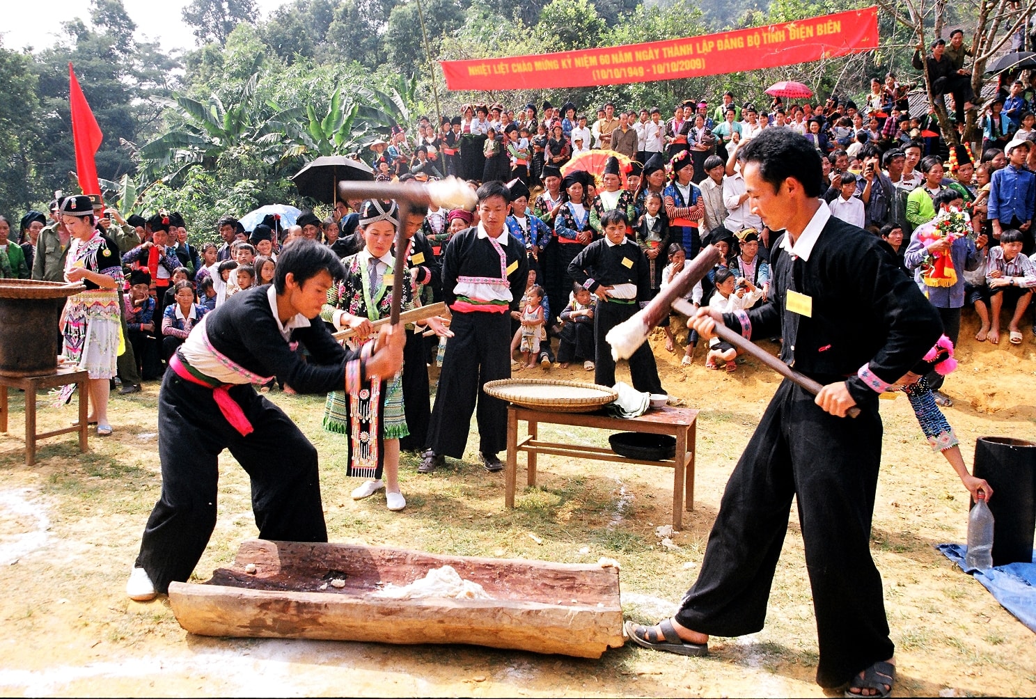 Nét sinh hoạt văn hoá độc đáo của đồng bào Mông. Ảnh: Minh họa Nét sinh hoạt văn hoá độc đáo của đồng bào Mông. Ảnh: Minh họa