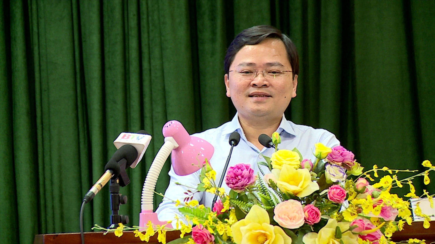 Ông Nguyễn Anh Tuấn - Bí thư tỉnh Bắc Ninh phát biểu tại Hội nghị Ông Nguyễn Anh Tuấn - Bí thư tỉnh Bắc Ninh phát biểu tại Hội nghị