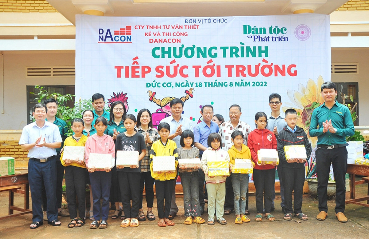 Gia Lai: Khẩn trương hỗ trợ sách giáo khoa cho học sinh DTTS có hoàn cảnh khó khăn 