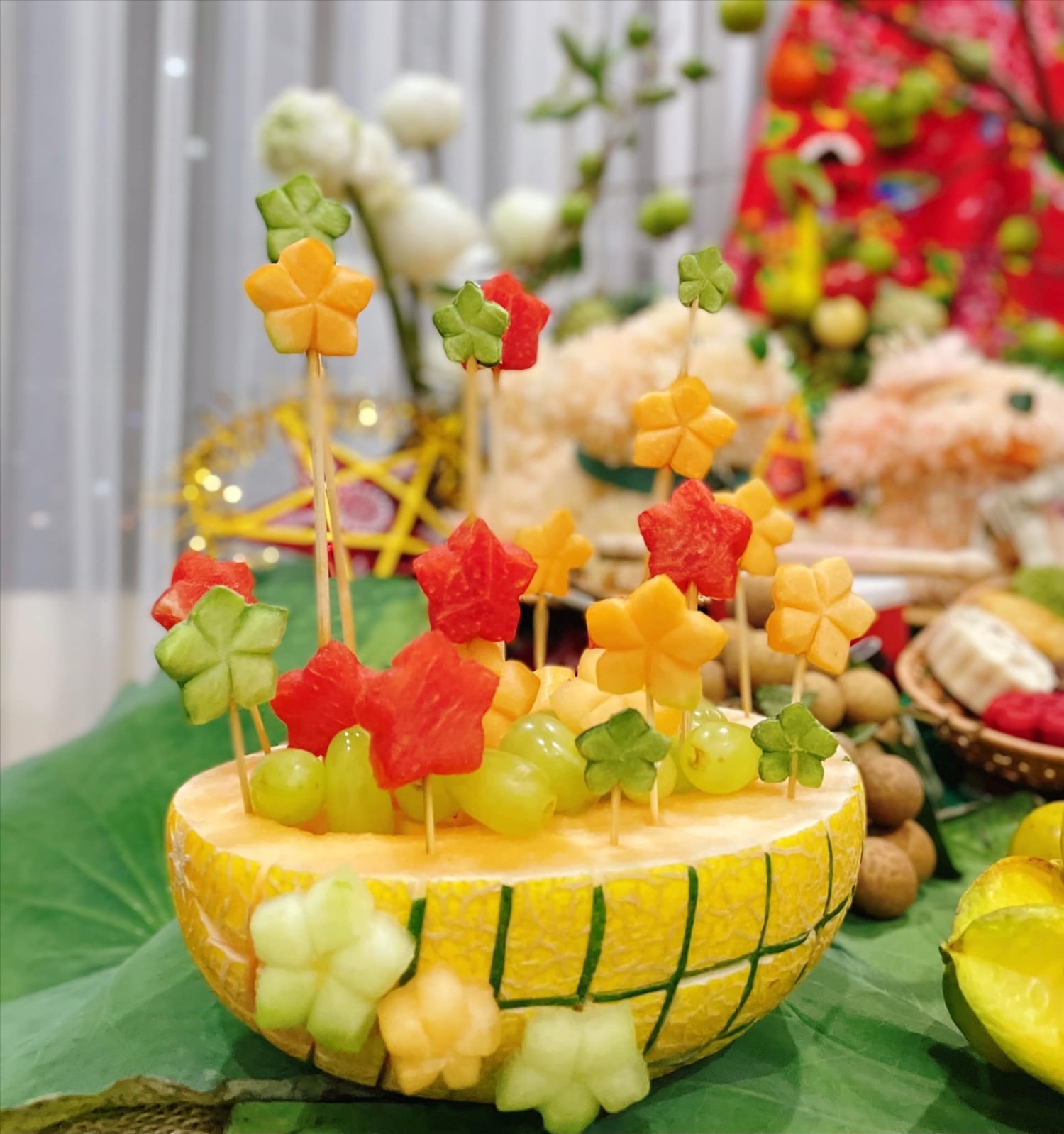 Hình ngôi sao làm từ dưa hấu, dưa vàng