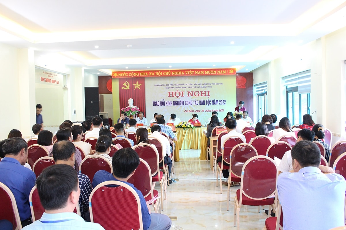 Toàn cảnh Hội nghị Toàn cảnh Hội nghị
