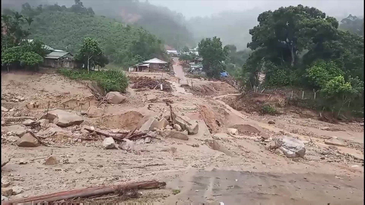 Vùng núi Bắc Bộ đề phòng thời tiết nguy hiểm. Vùng núi Bắc Bộ đề phòng thời tiết nguy hiểm.