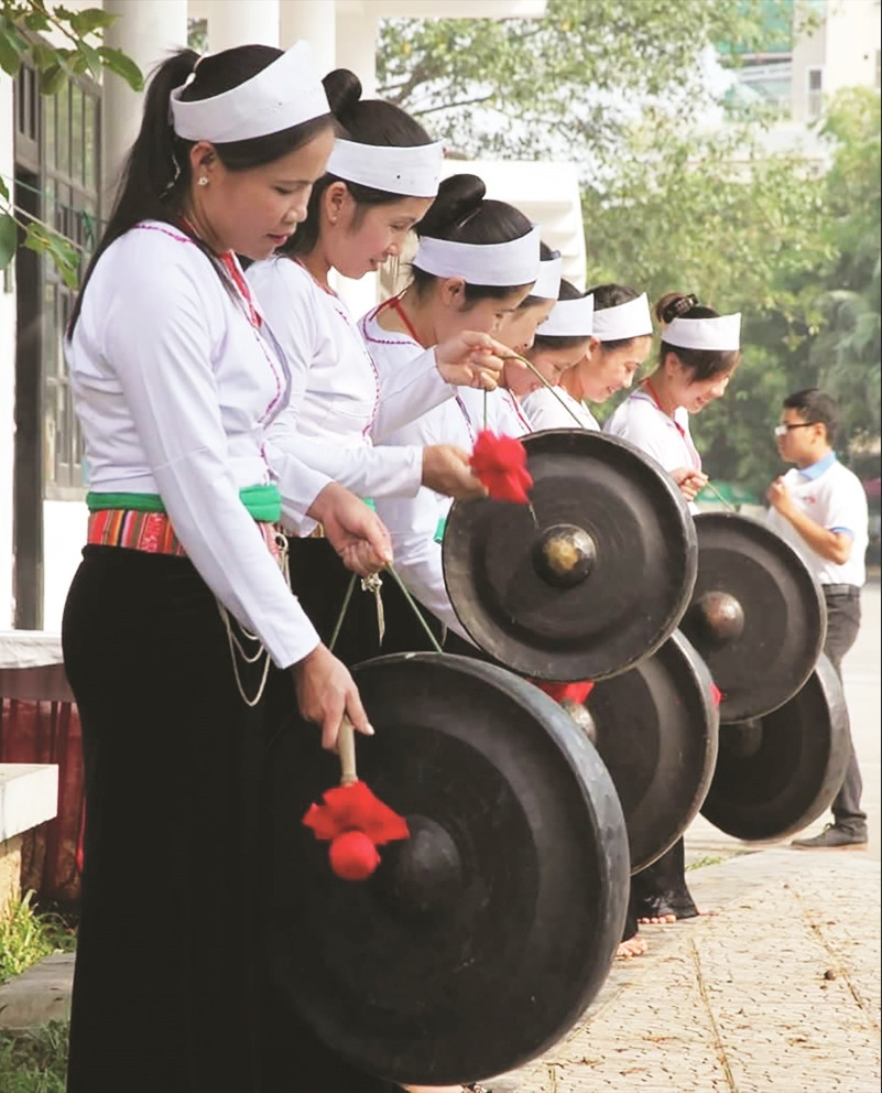 Giữ gìn, phát huy bản sắc văn hóa tốt đẹp của các DTTS là một trong những mục tiêu chính trong thực hiện Chương trình MTQG của tỉnh Hòa Bình