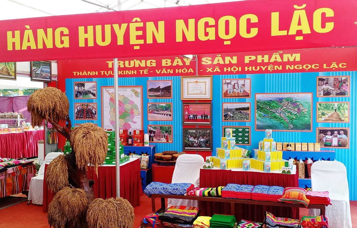 Gian hàng huyện Ngọc Lặc tại Hội chợ