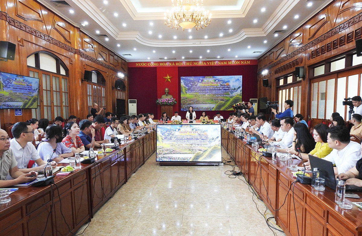 Quang cảnh buổi Họp báo