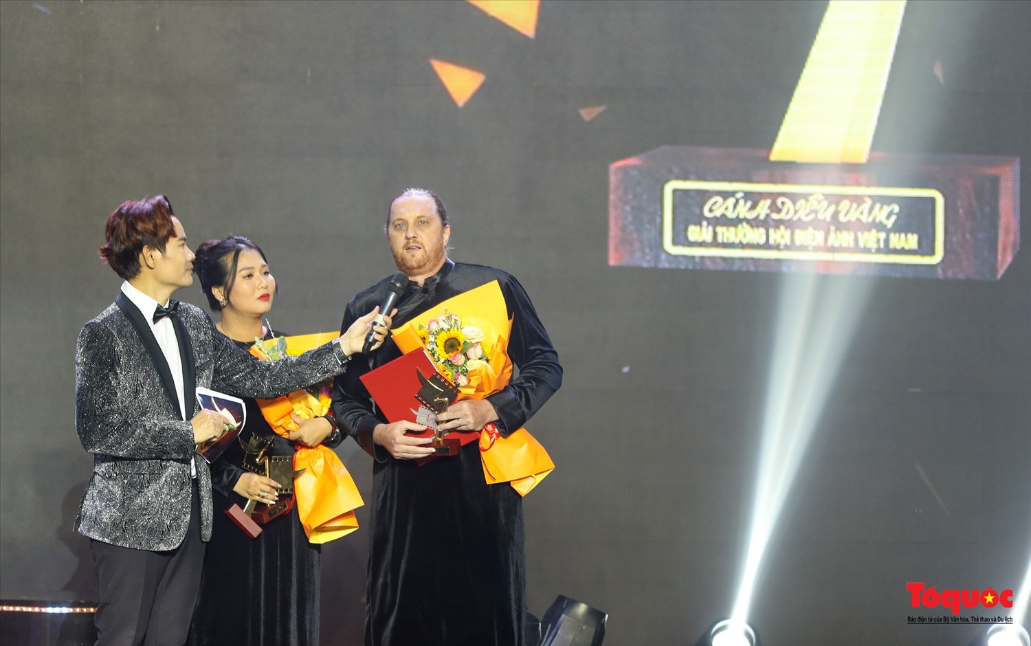 Thương ngày nắng về