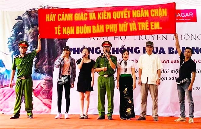 Hội Liên hiệp Phụ nữ huyện Trạm Tấu và Tổ chức Hagar phối hợp tổ chức Ngày hội truyền thông phòng, chống mua bán người Hội Liên hiệp Phụ nữ huyện Trạm Tấu và Tổ chức Hagar phối hợp tổ chức Ngày hội truyền thông phòng, chống mua bán người