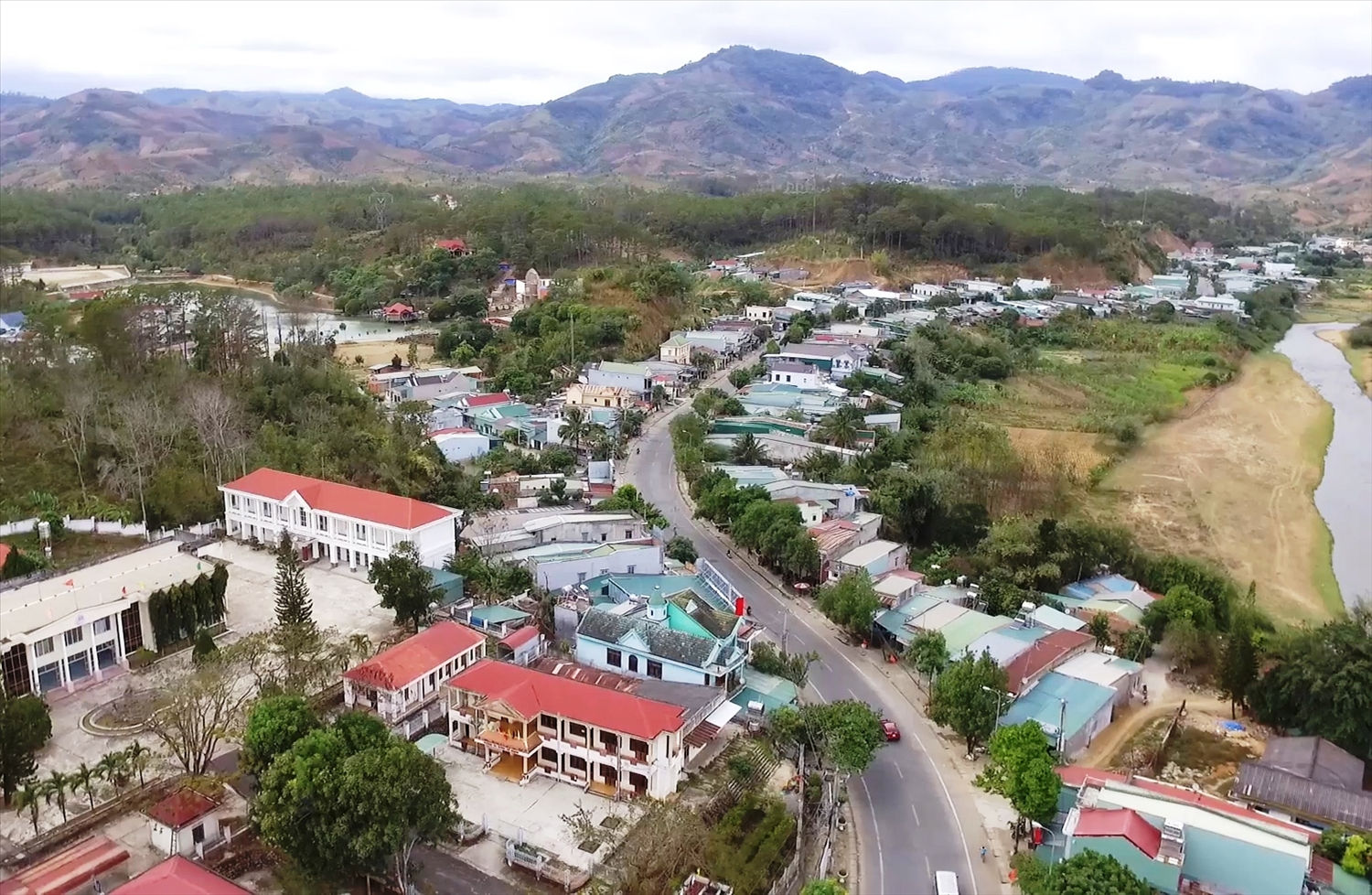 Một góc huyện Đăk Glei (Kon Tum) hôm nay