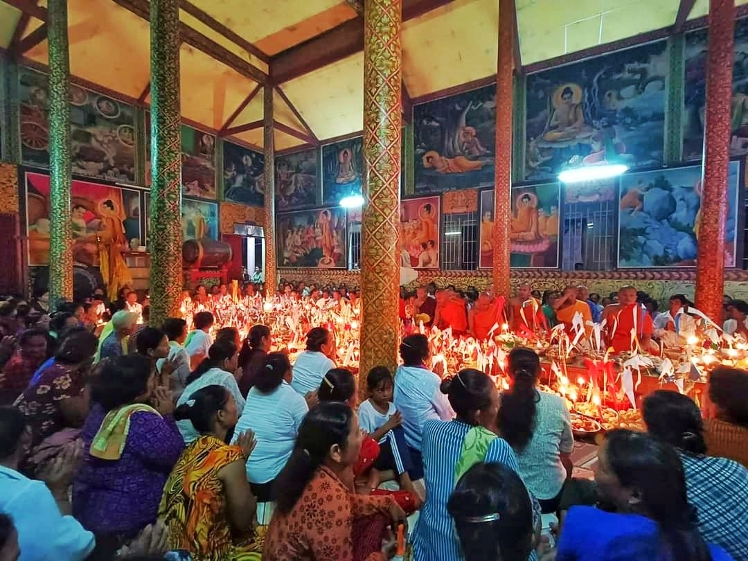 Nghi thức dâng cơm phiên tại chùa 