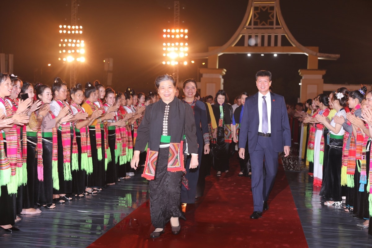Nguyên Phó Chủ tịch Thường trực Quốc hội Tòng Thị Phóng tham dự sự kiện