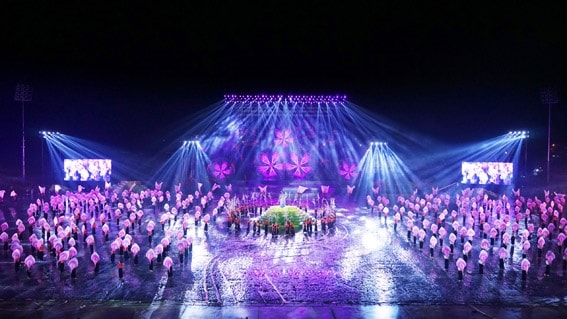 Hình tượng hoa ban nở tượng trưng cho vẻ đẹp thuần khiết, bừng sáng của núi rừng Tây Bắc mỗi dịp Xuân về