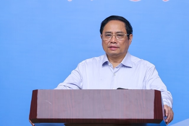 Thủ tướng Phạm Minh Chính chỉ đạo về công tác phòng chống bão ngay trước giờ khai mạc Hội nghị trực tuyến toàn quốc về đẩy mạnh giải ngân vốn đầu tư công và thực hiện 3 chương trình mục tiêu quốc gia. Ảnh: VGP/Nhật Bắc Thủ tướng Phạm Minh Chính chỉ đạo về công tác phòng chống bão ngay trước giờ khai mạc Hội nghị trực tuyến toàn quốc về đẩy mạnh giải ngân vốn đầu tư công và thực hiện 3 chương trình mục tiêu quốc gia. Ảnh: VGP/Nhật Bắc