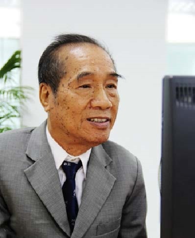 Nhà giáo Nguyễn Ngọc Ký, tấm gương cho sự kiên trì, quyết tâm, lòng ham học cho nhiều thế hệ. 