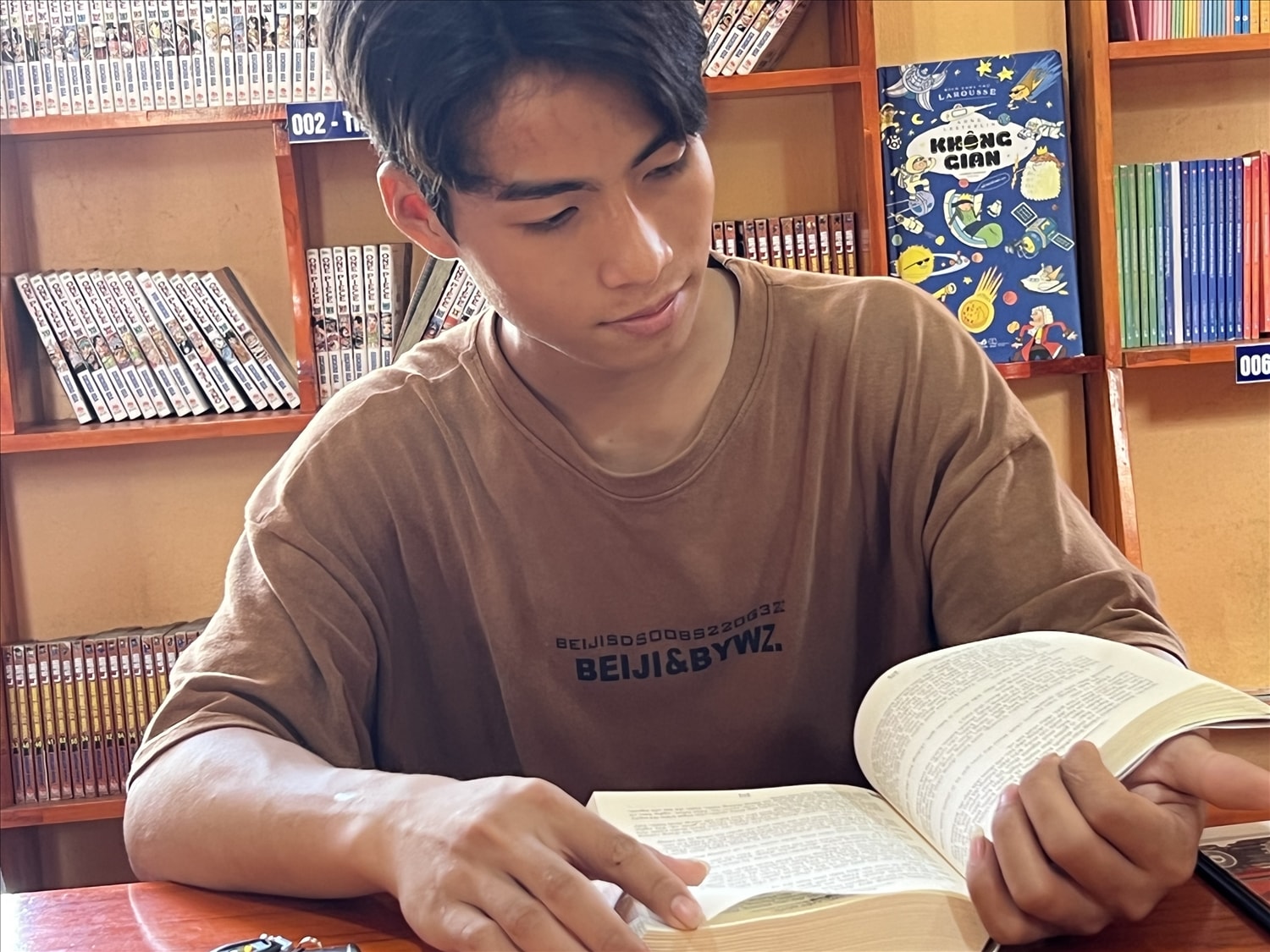 Đặng Văn Giáp, từ chỗ “nghiện” điện thoại, nay đã “nghiện” sách