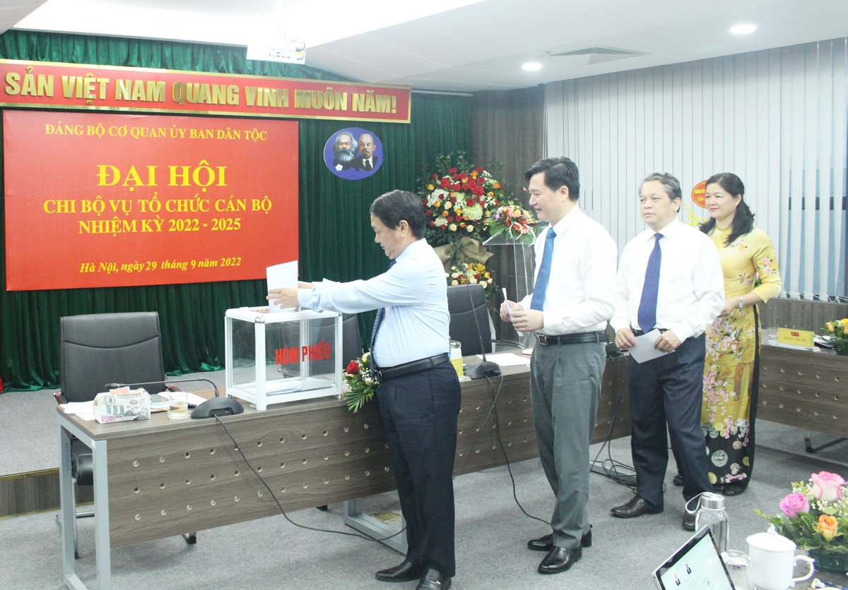 Các đại biểu tham dự Đại hội bỏ phiếu bầu cấp ủy Chi bộ Vụ Tổ chức cán bộ nhiệm kỳ 2022 - 2025 Các đại biểu tham dự Đại hội bỏ phiếu bầu cấp ủy Chi bộ Vụ Tổ chức cán bộ nhiệm kỳ 2022 - 2025