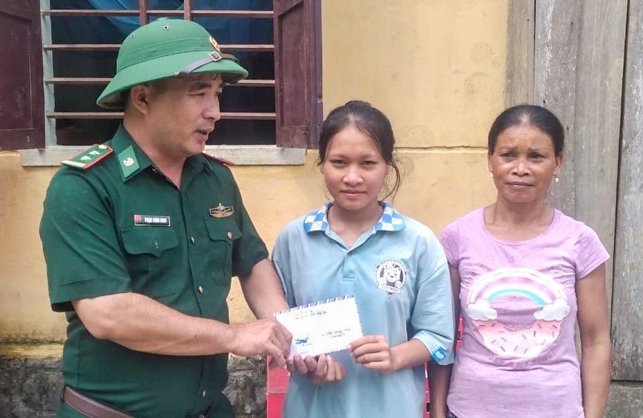 Chương trình “Nâng bước chân em đến trường” đã tiếp thêm sức mạnh cho em trên hành trình đi đến ước mơ Chương trình “Nâng bước chân em đến trường” đã tiếp thêm sức mạnh cho em trên hành trình đi đến ước mơ