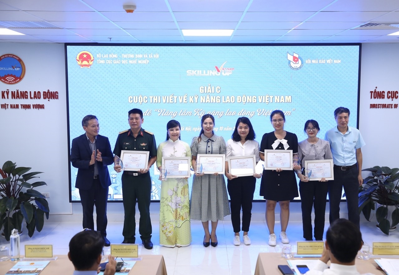 Có 30 tác phẩm được vinh danh tại Cuộc thi viết về “Nâng tầm kỹ năng lao động Việt Nam”.