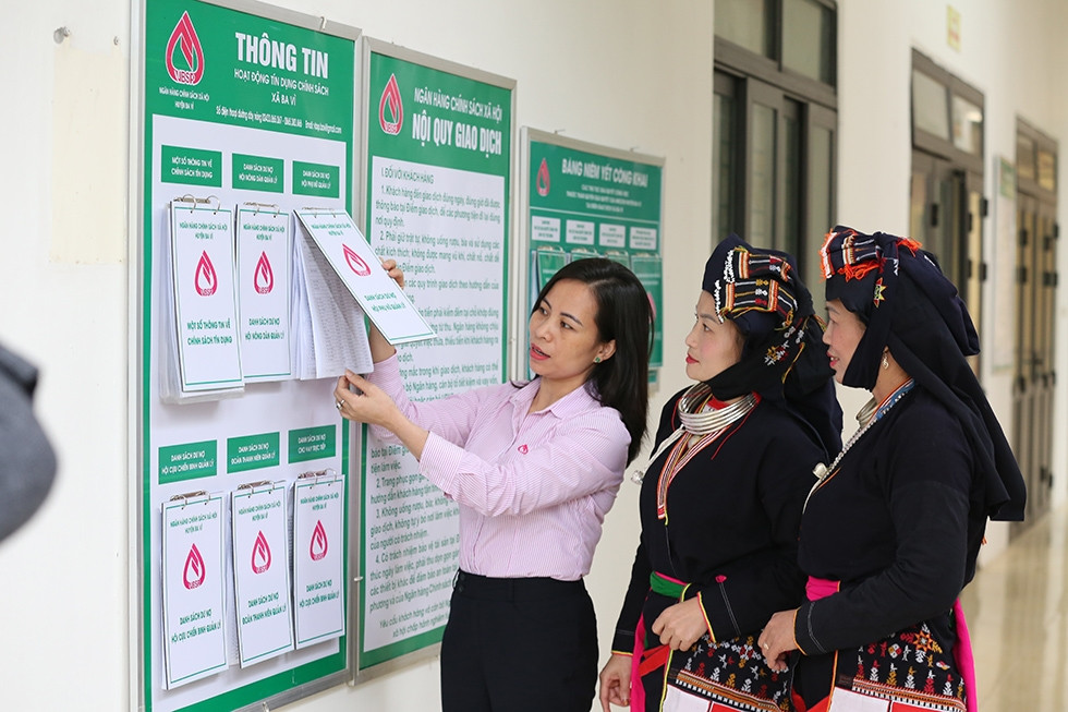 Những chủ trương, chính sách của Đảng, Nhà nước về tín dụng chính sách xã hội được công khai niêm yết tại các Điểm giao dịch xã.