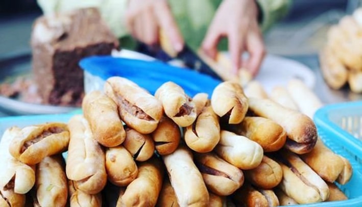 Đặc sản bánh mì cay của Hải Phòng