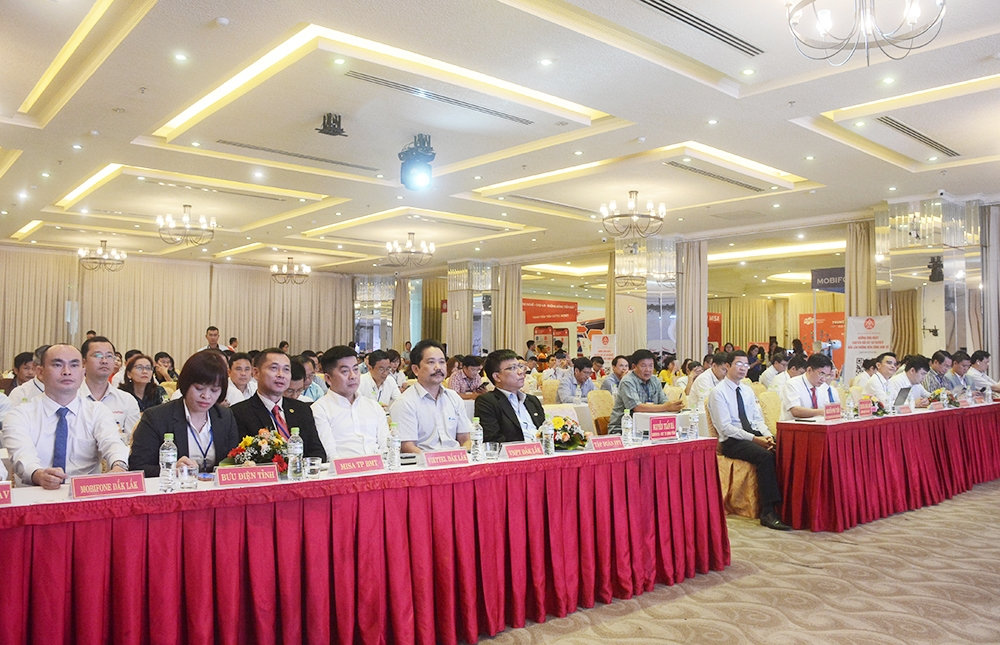 Các đại biểu dự Hội nghị