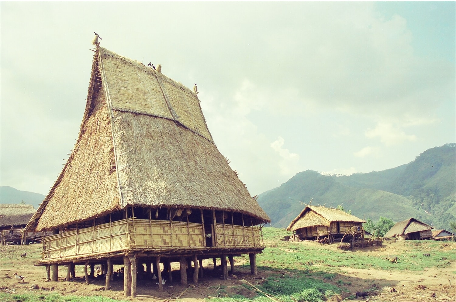 Nhà rông của dân tộc Xơ Đăng (Ảnh Tấn Vịnh) Nhà rông của dân tộc Xơ Đăng (Ảnh Tấn Vịnh)