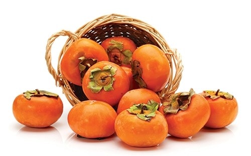  Quả hồng là nguồn cung cấp vitamin và chất khoáng dồi dào như vitamin A, C, photpho, canxi, sắt... rất tốt cho cơ thể