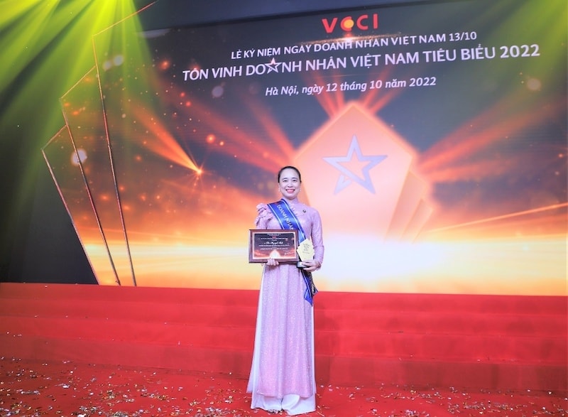 Bà Đỗ Nguyệt Ánh - Chủ tịch HĐTV Tổng công ty Điện lực miền Bắc Bà Đỗ Nguyệt Ánh - Chủ tịch HĐTV Tổng công ty Điện lực miền Bắc