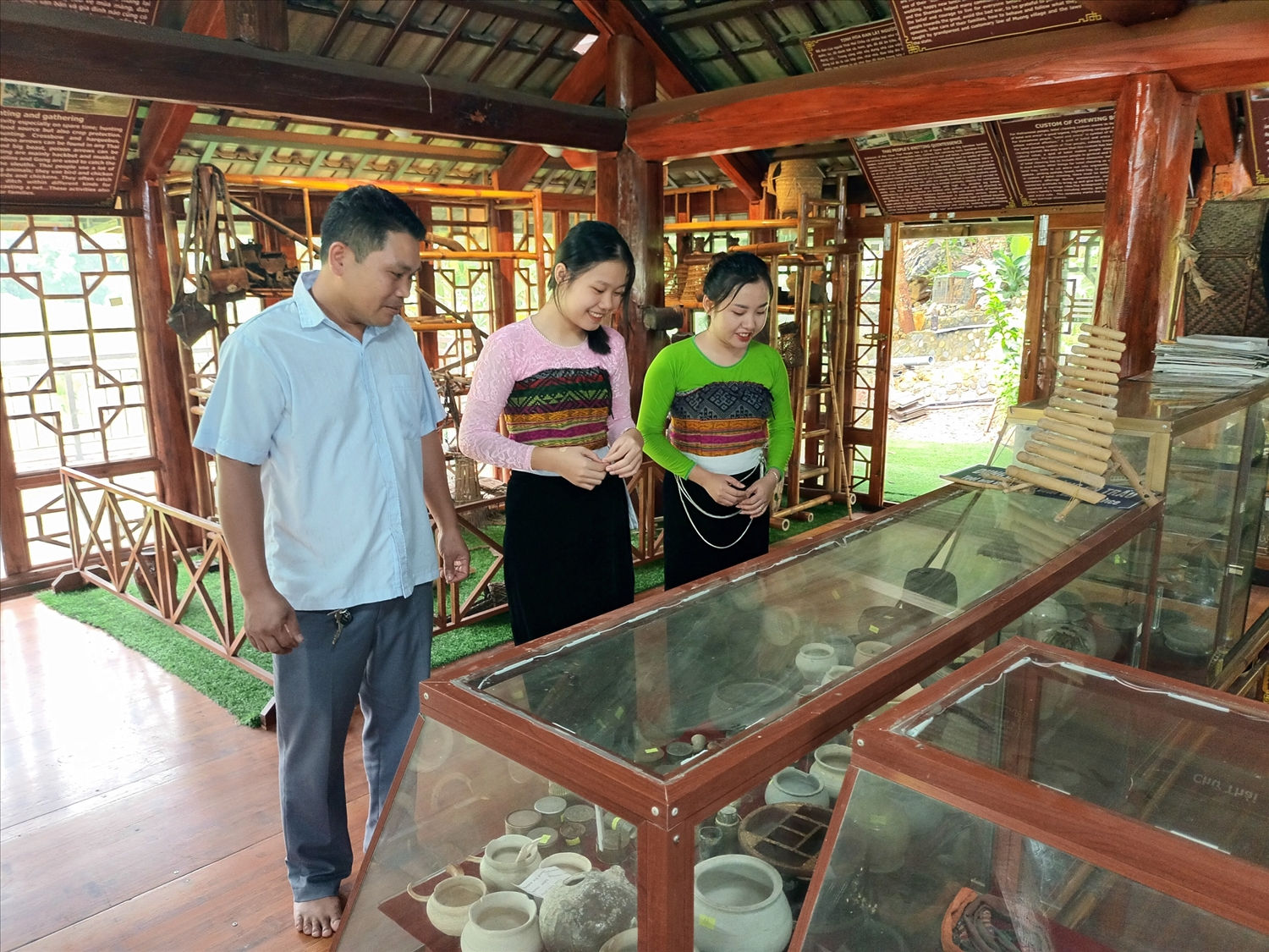 Bảo tàng Thái Mai Châu hiện lưu giữ, trưng bày hàng trăm hiện vật có giá trị Bảo tàng Thái Mai Châu hiện lưu giữ, trưng bày hàng trăm hiện vật có giá trị