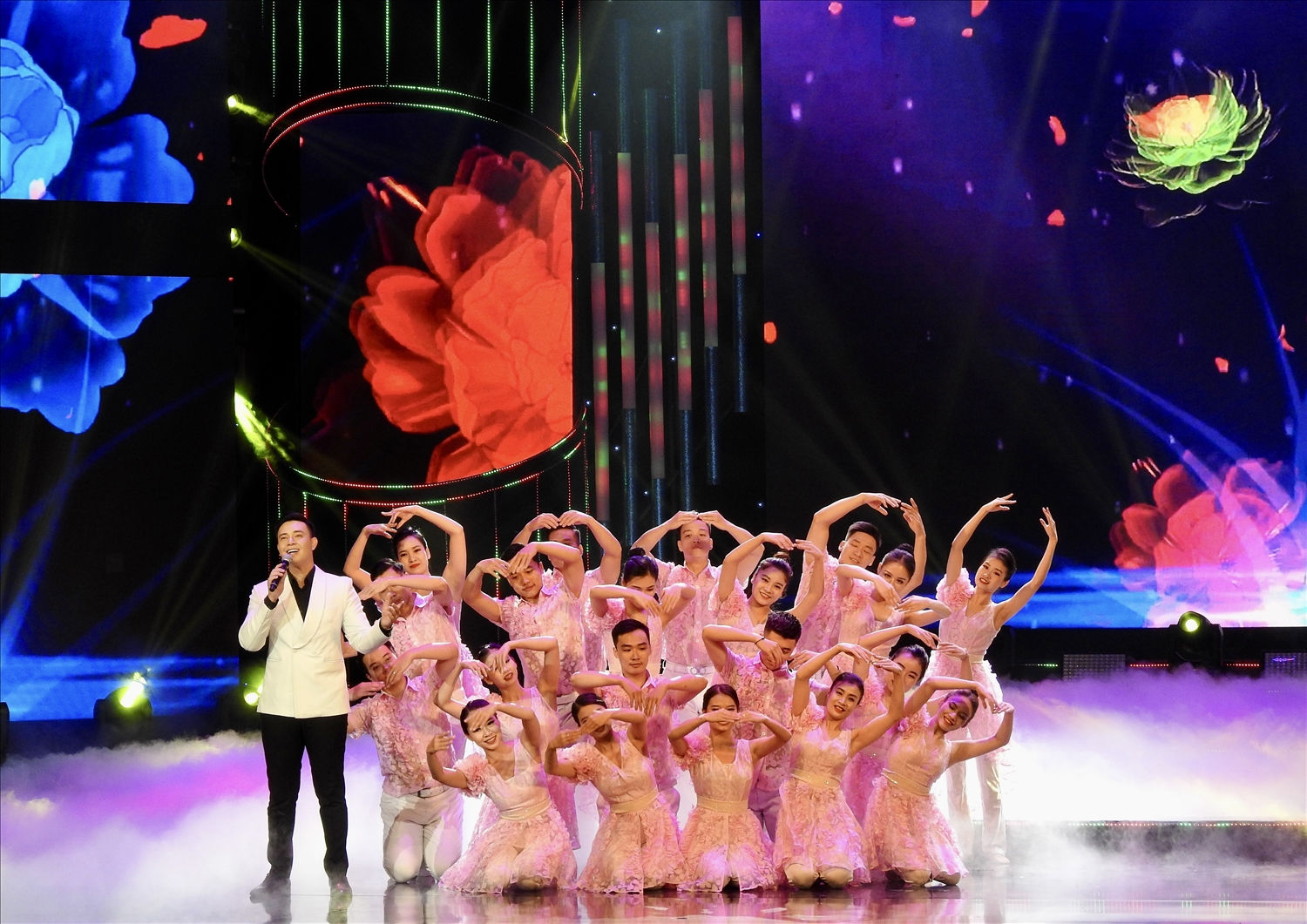 Tiết mục văn nghệ tại Chương trình Tiết mục văn nghệ tại Chương trình