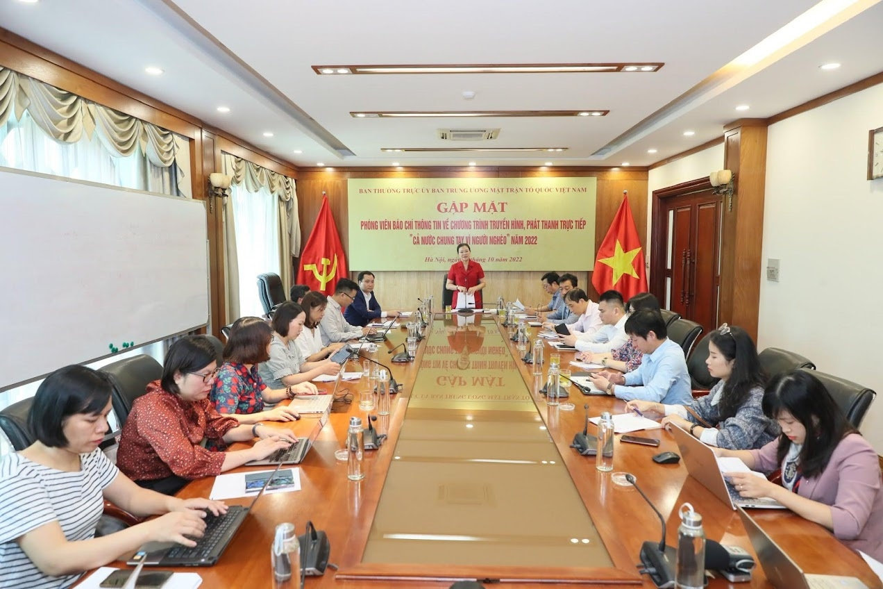 Quang cảnh buổi gặp mặt phóng viên báo chí thông tin về Chương trình truyền hình, phát thanh trực tiếp “Cả nước chung tay vì người nghèo” năm 2022 (Ảnh Quang Vinh)
